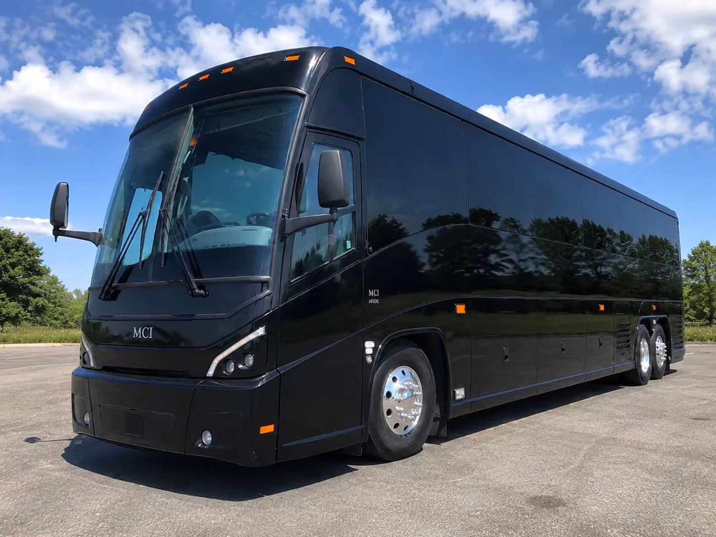 akron wedding transportation that keeps every guest on schedule