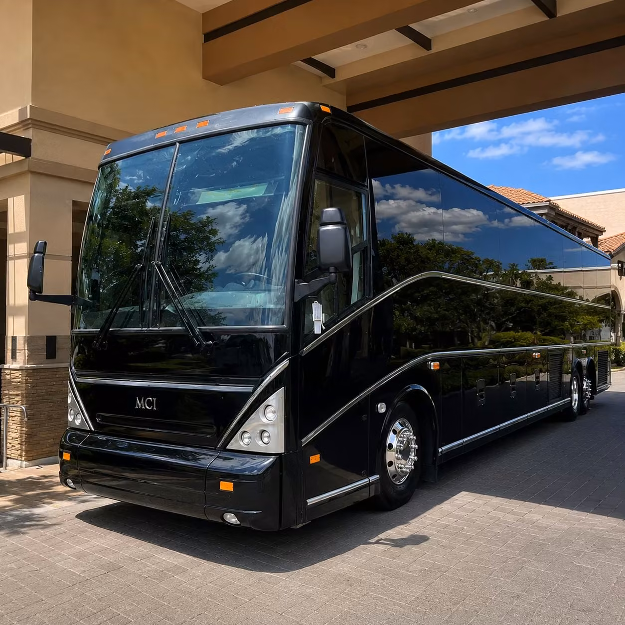 festivals amphitheaters and arena tours akron concert bus rentals for every venue type